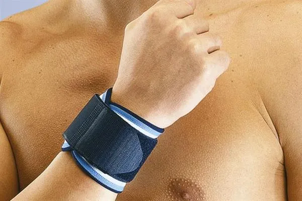 חבק שורש כף יד לספורט - NEOPRENE WRIST SUPPORT